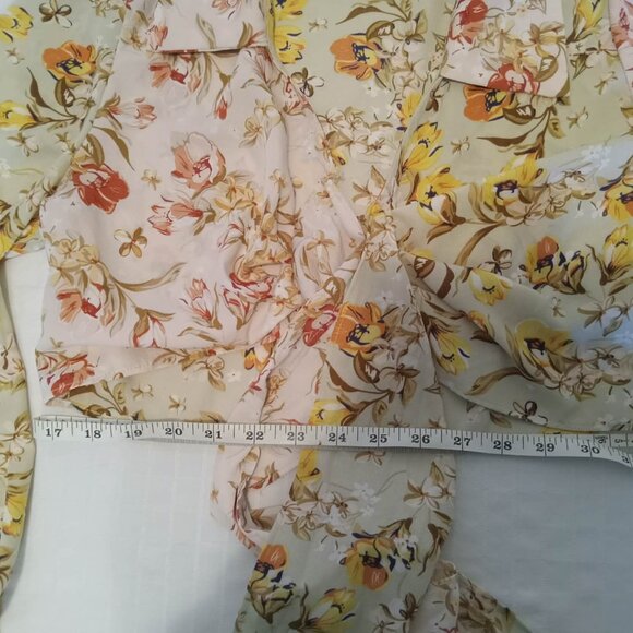 Beautiful cropped polyester blouse redesigned with two different fabric prints - Picture 4 of 5